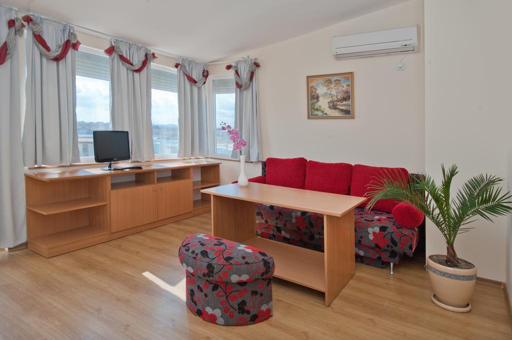 Семеен Хотел Бриз Sozopol Exterior foto