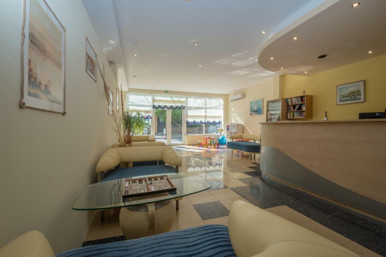 Семеен Хотел Бриз Sozopol Exterior foto