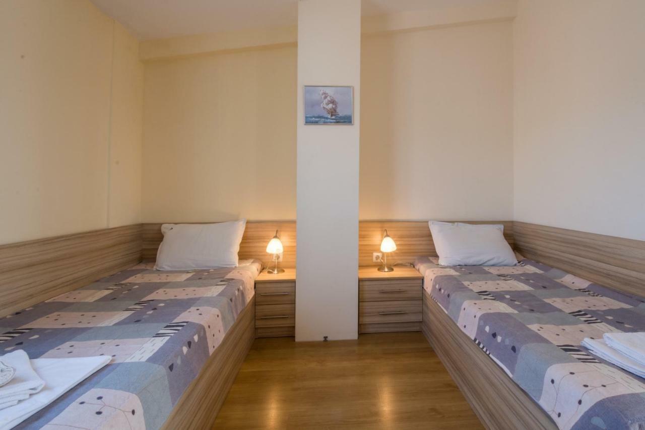 Семеен Хотел Бриз Sozopol Exterior foto