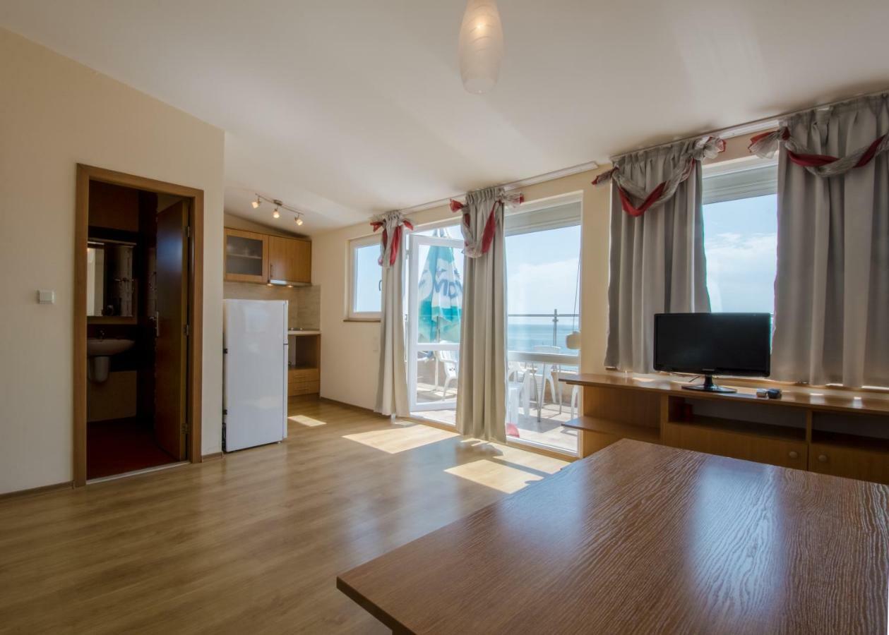 Семеен Хотел Бриз Sozopol Exterior foto